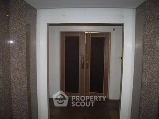 For rent 5 bedrooms condo in Khlong Toei, Bangkok