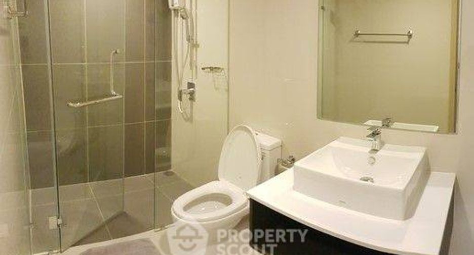 For rent 2 bedrooms condo in Phra Khanong, Bangkok