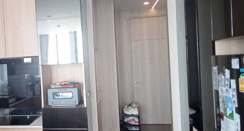For rent 2 bedrooms condo in Pathum Wan, Bangkok