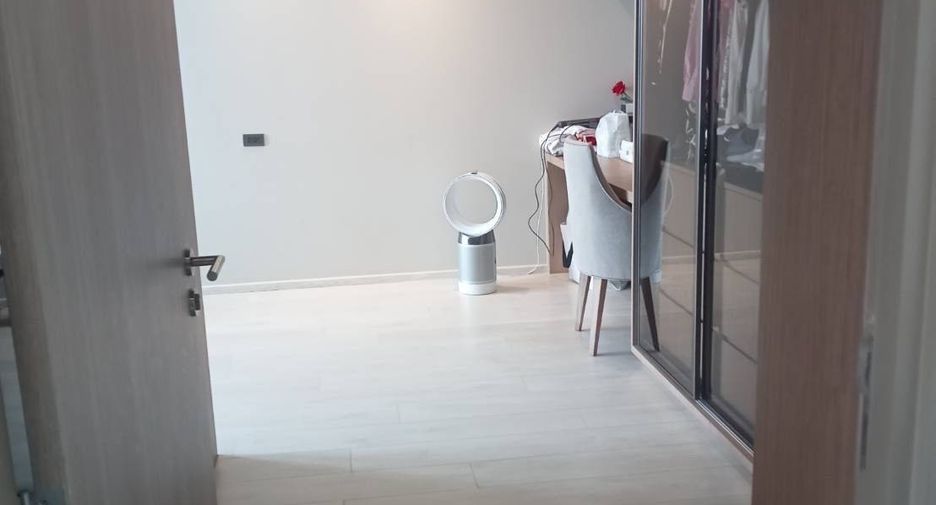 For rent 2 bedrooms condo in Pathum Wan, Bangkok