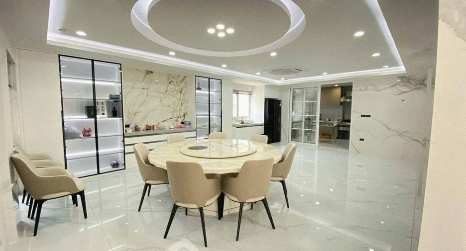 Villa en alquiler de 8 habitaciones en Bang Lamung, Chonburi