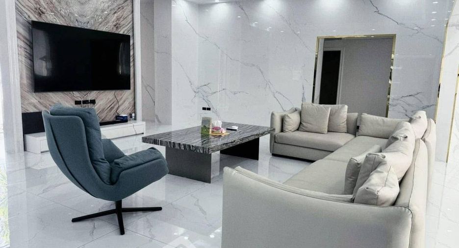 Villa en alquiler de 8 habitaciones en Bang Lamung, Chonburi