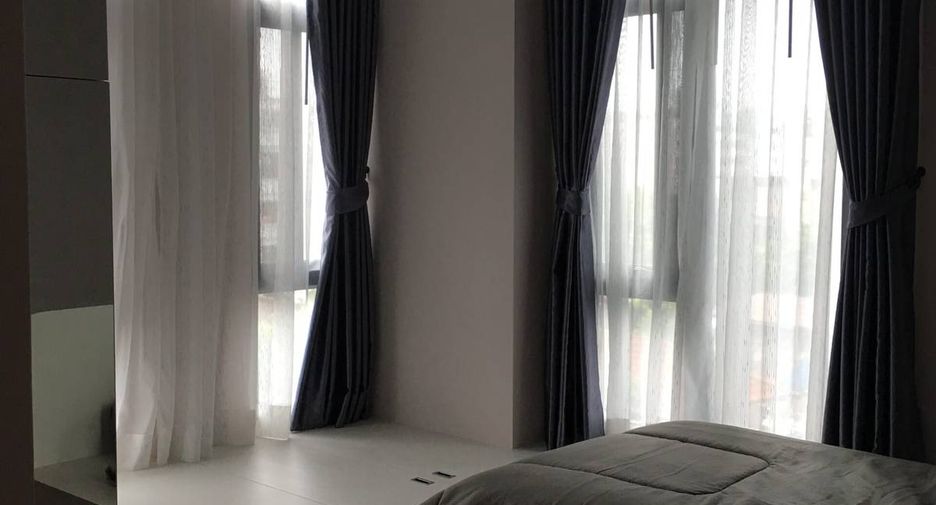 For rent 2 bedrooms condo in Phra Khanong, Bangkok
