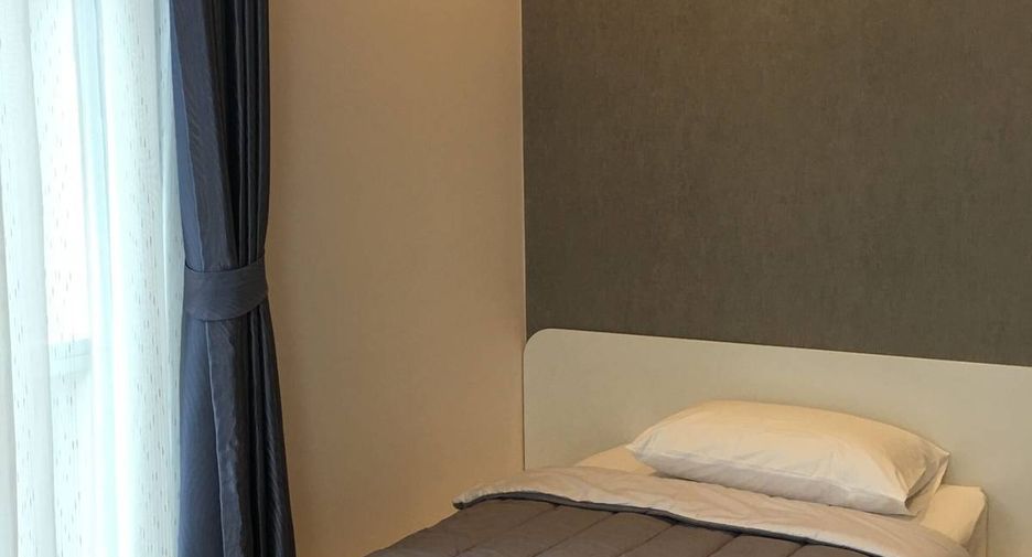 For rent 2 bedrooms condo in Phra Khanong, Bangkok