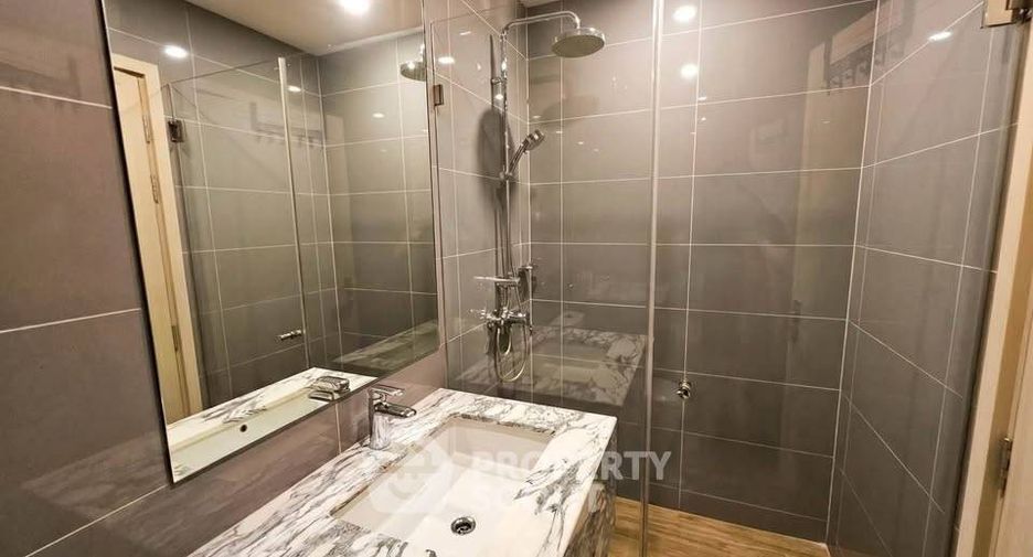 For sale 2 bedrooms condo in Pathum Wan, Bangkok