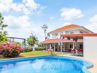 À vendre 4 chambres villa à Na Jomtien, Pattaya