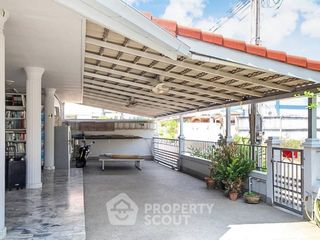 À vendre 4 chambres villa à Na Jomtien, Pattaya