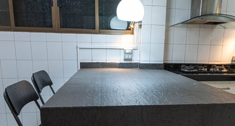 Reihenhaus zur Miete mit 5 Zimmer in Watthana, Bangkok