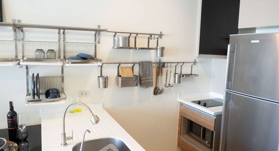For rent 1 bed condo in Phra Khanong, Bangkok