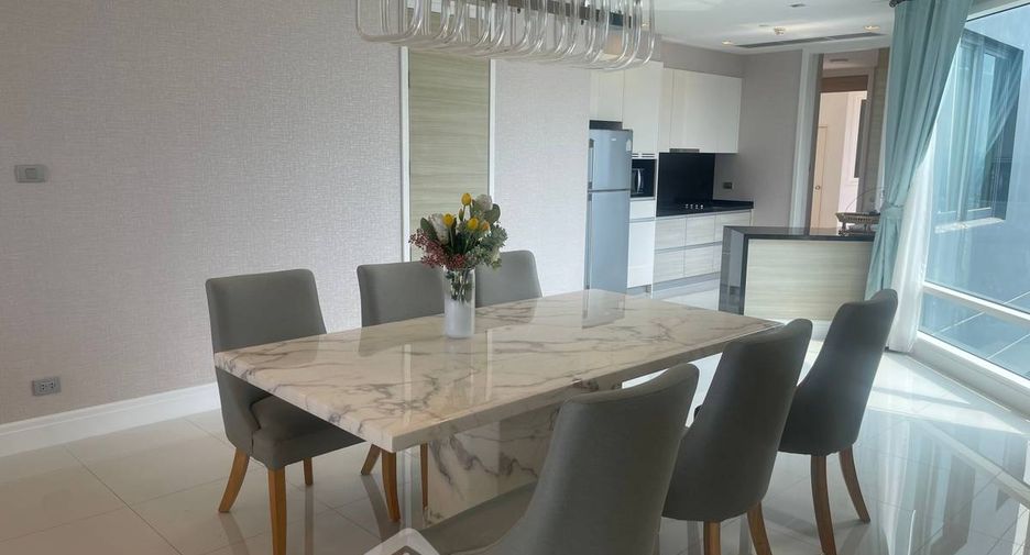 For rent 3 bedrooms condo in Jomtien, Pattaya