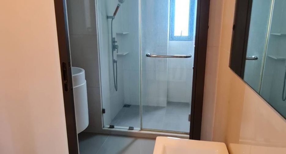 For rent 2 bedrooms condo in Huai Khwang, Bangkok