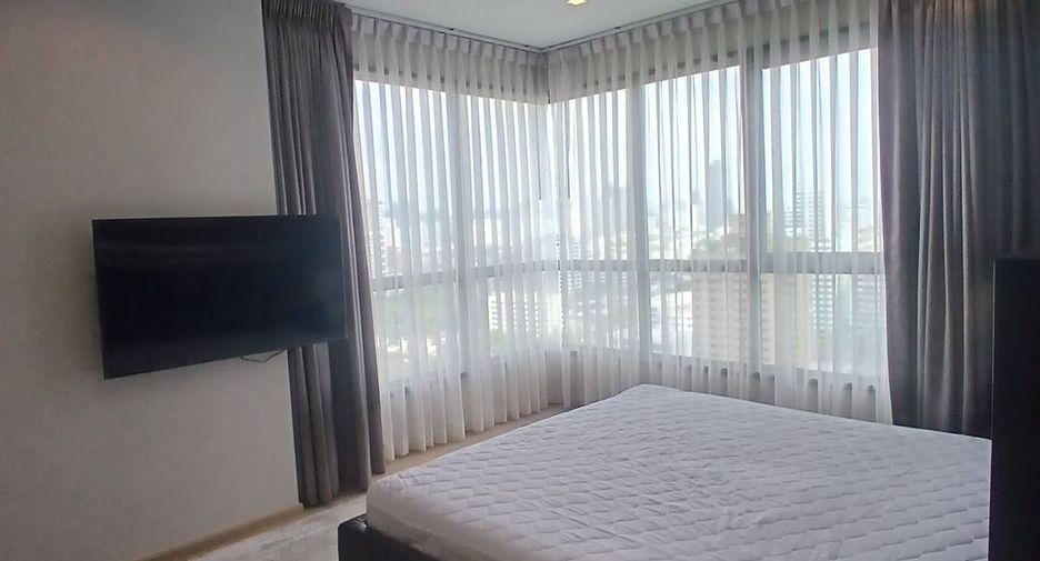 For rent 2 bedrooms condo in Watthana, Bangkok