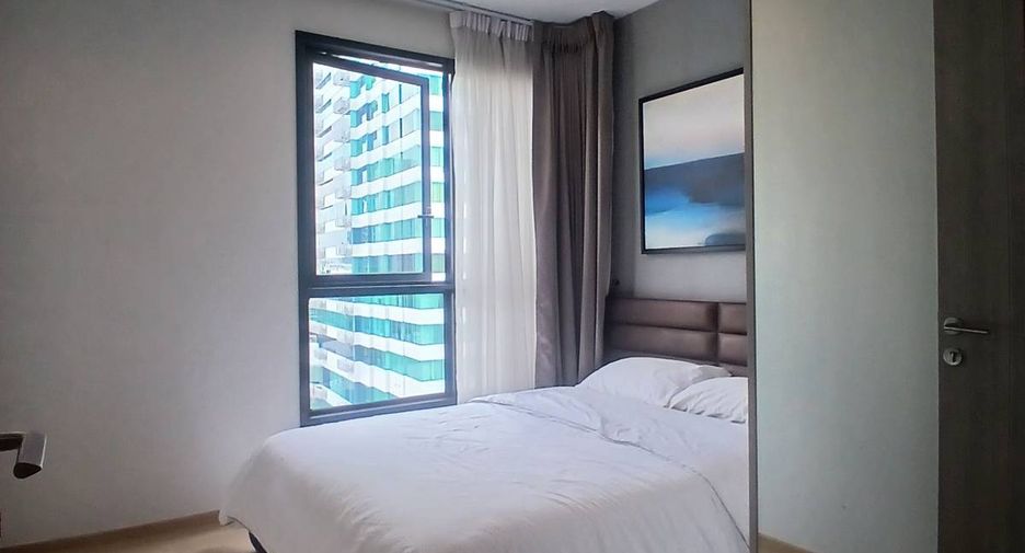 For rent 2 bedrooms condo in Watthana, Bangkok