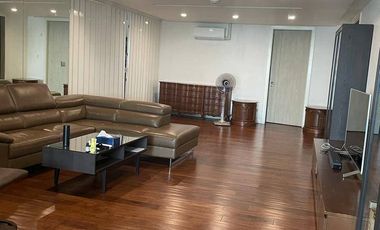 For sale 3 bedrooms condo in Khlong Toei, Bangkok