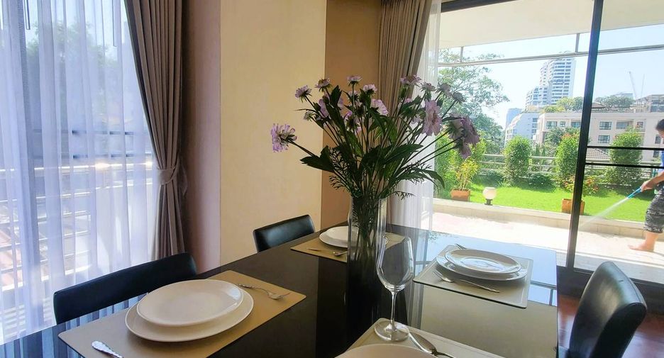 For rent 2 bedrooms apartment in Watthana, Bangkok