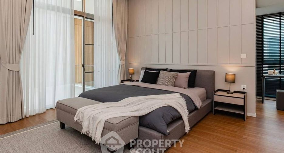 For rent 3 bedrooms house in Saphan Sung, Bangkok