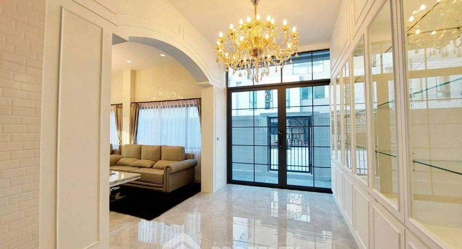 For rent 5 bedrooms villa in Mueang Chon Buri, Chonburi