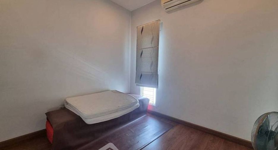 For sale 4 bedrooms house in Si Racha, Chonburi