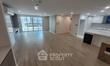 For rent 4 bedrooms apartment in Watthana, Bangkok