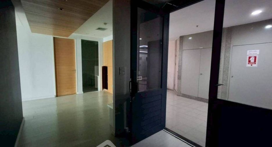 For rent 4 bedrooms condo in Bang Na, Bangkok