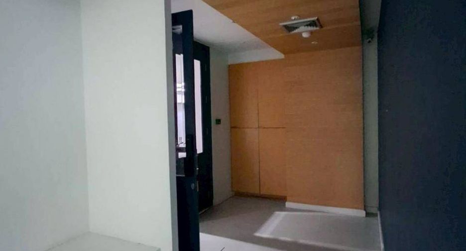 For rent 4 bedrooms condo in Bang Na, Bangkok