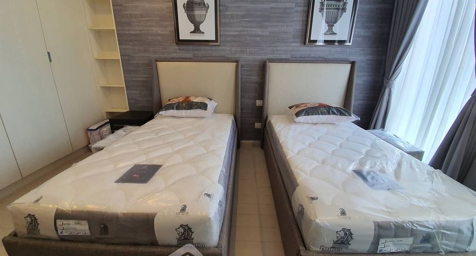For rent 2 bedrooms condo in Pathum Wan, Bangkok