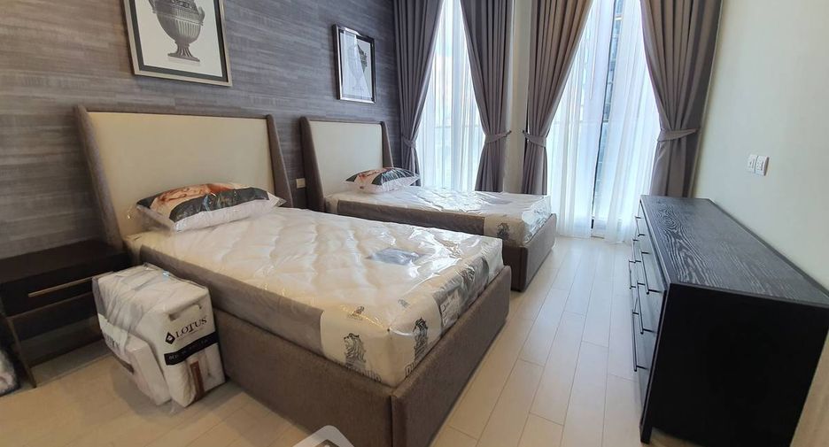 For rent 2 bedrooms condo in Pathum Wan, Bangkok