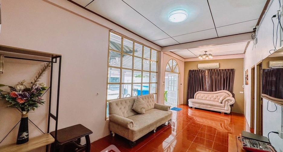 Villa en alquiler de 4 habitaciones en Jomtien, Pattaya