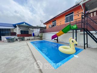 Villa en alquiler de 4 habitaciones en Bang Lamung, Chonburi