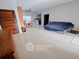 À louer 3 chambres maison à Bang Lamung, Chonburi