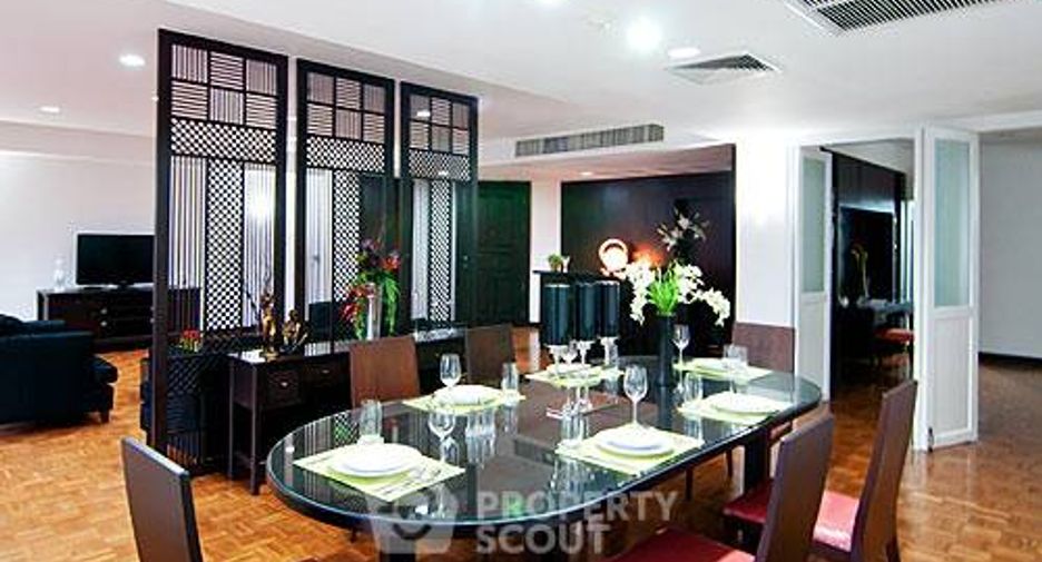 For rent 3 bedrooms condo in Watthana, Bangkok