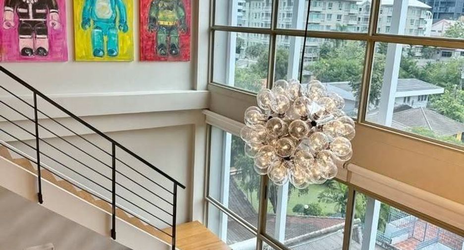 For sale 4 bedrooms condo in Watthana, Bangkok
