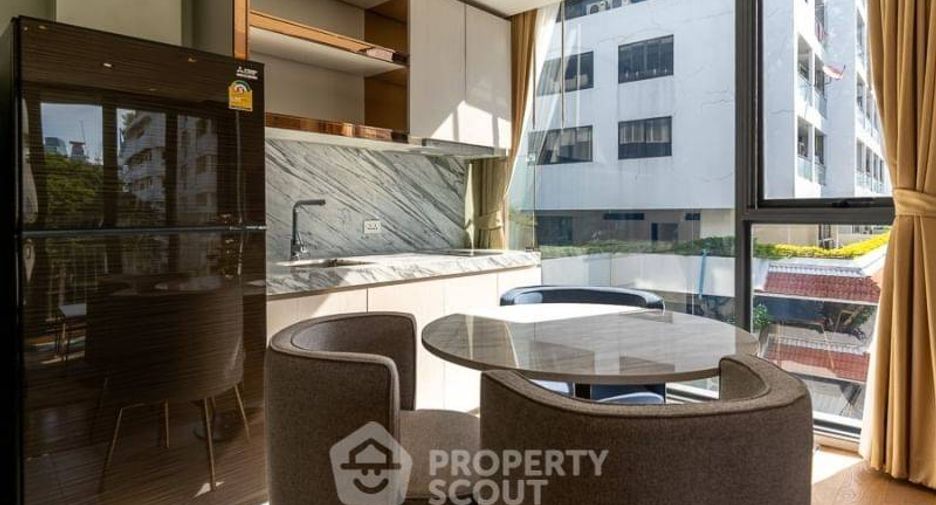 Condo en alquiler de 2 habitaciones en Khlong Toei, Bangkok