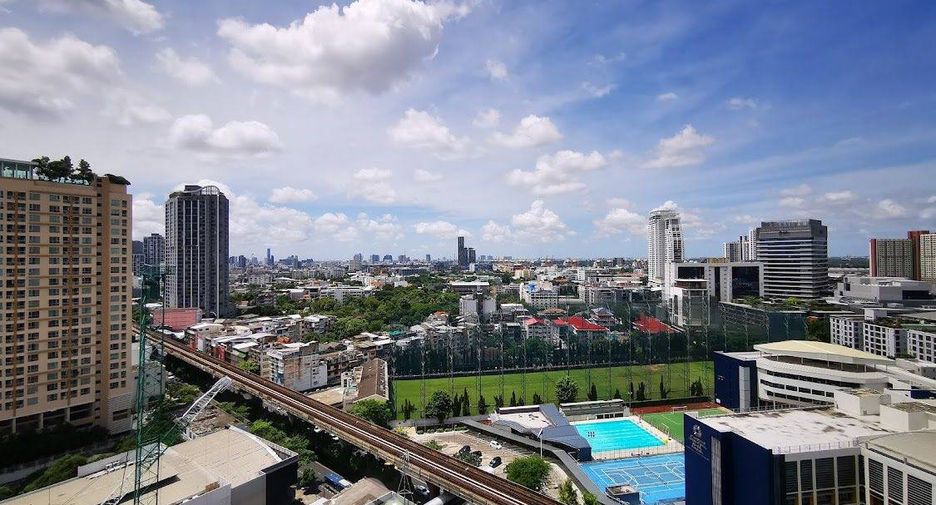 For sale 1 bed condo in Khlong Toei, Bangkok