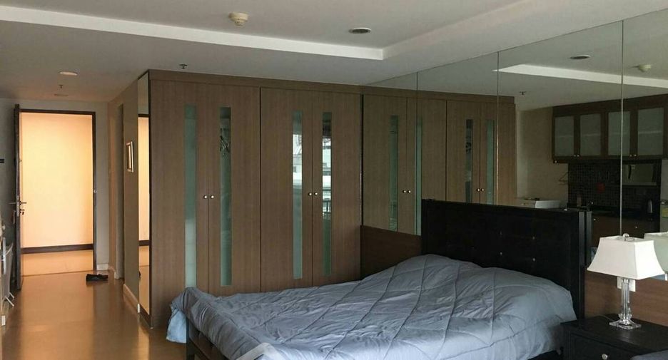 For rent 1 bed condo in Khlong Toei, Bangkok