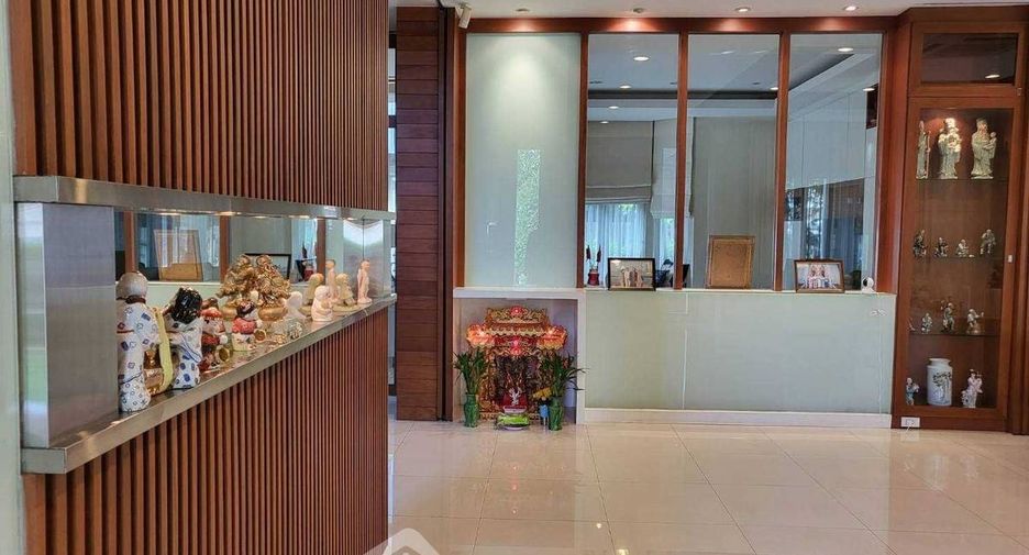 For rent 5 bedrooms house in Bueng Kum, Bangkok