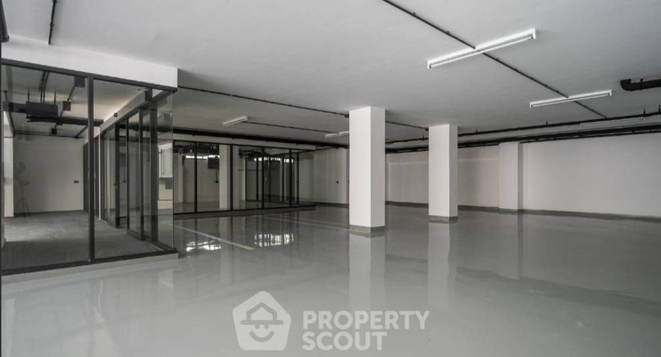 For rent 6 bedrooms house in East Pattaya, Pattaya