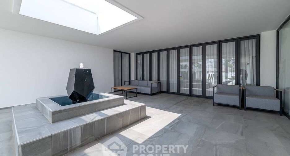 For rent 6 bedrooms house in East Pattaya, Pattaya