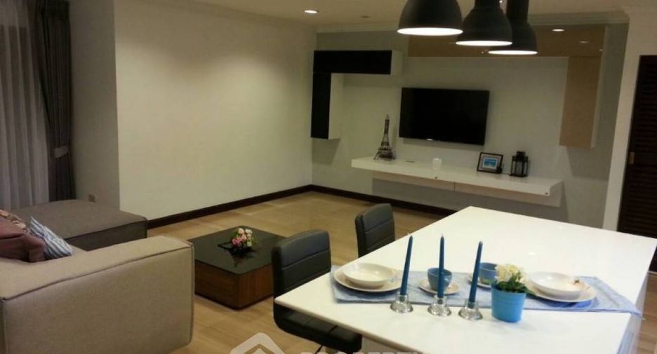For sale 3 bedrooms condo in Watthana, Bangkok
