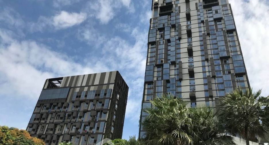 For rent 2 bedrooms condo in Khlong Toei, Bangkok