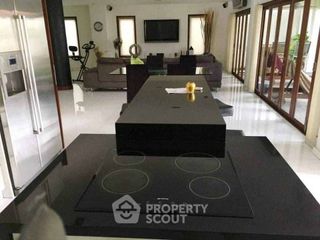 For rent 5 bedrooms house in Bang Lamung, Chonburi