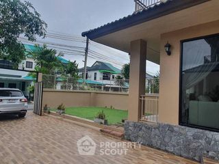 For rent 3 bedrooms house in Na Jomtien, Pattaya