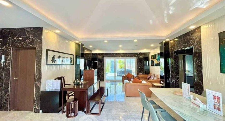 Casa en alquiler de 5 habitaciones en Bang Lamung, Chonburi