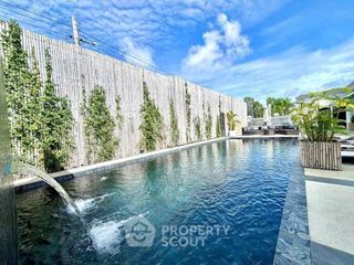 Casa en alquiler de 5 habitaciones en Bang Lamung, Chonburi