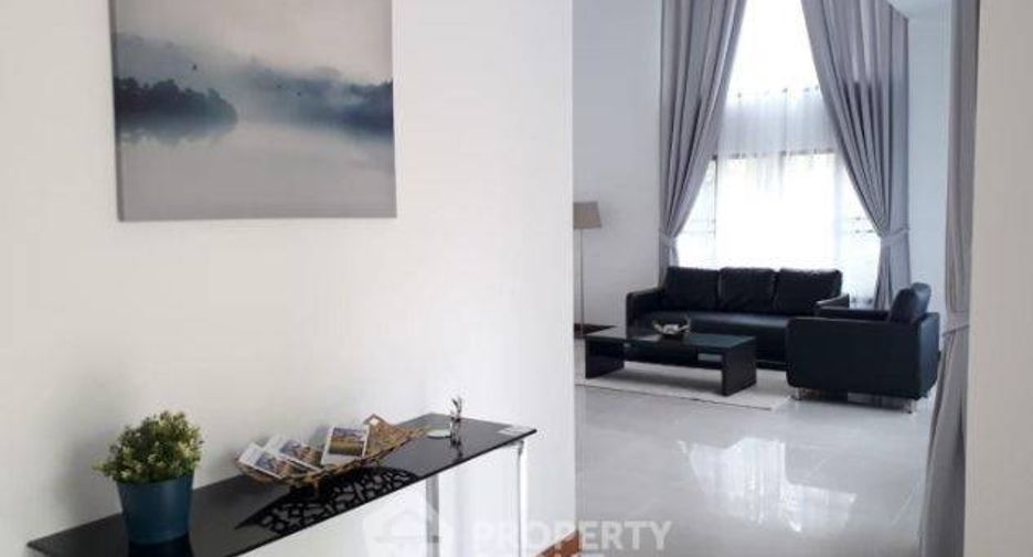 À louer 4 chambres villa à East Pattaya, Pattaya