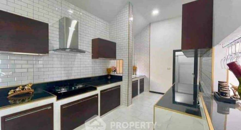 For rent 3 bedrooms villa in East Pattaya, Pattaya