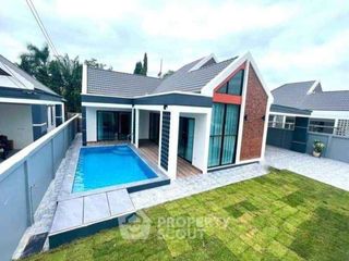 Villa en alquiler de 3 habitaciones en Bang Lamung, Chonburi