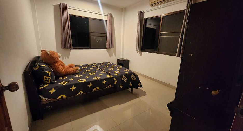 Haus zur Miete mit 3 Zimmer in Bang Lamung, Chonburi