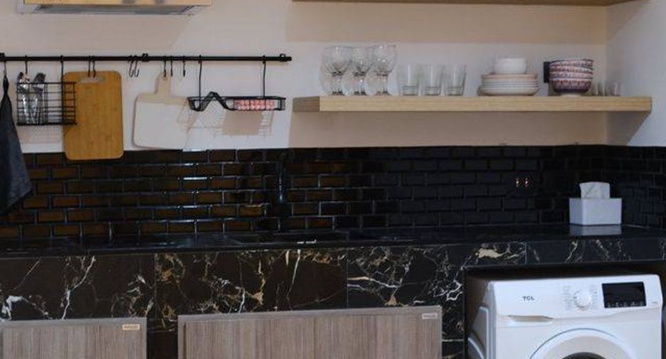 For rent 3 bedrooms condo in Bang Rak, Bangkok