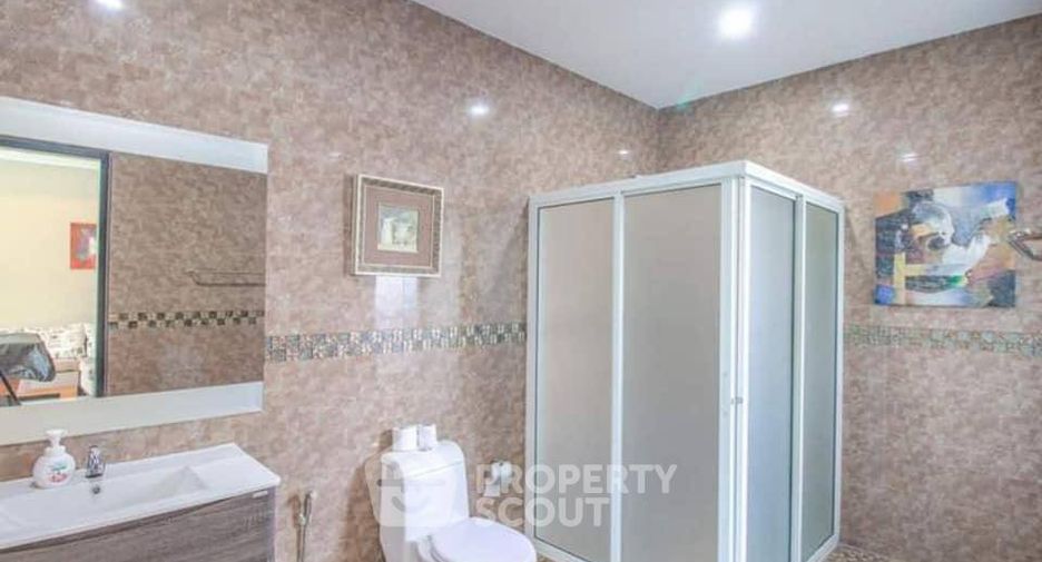 For rent 5 bedrooms house in East Pattaya, Pattaya